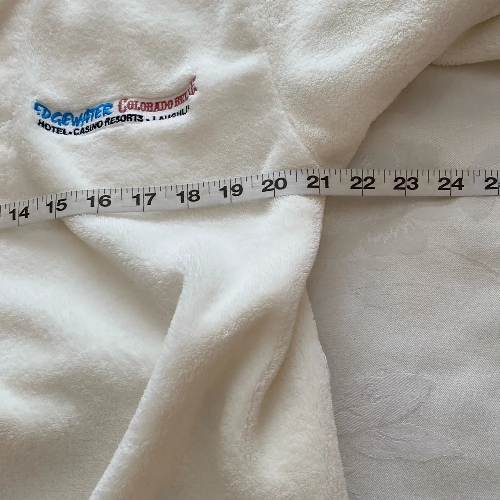 Fluffy White Spa Robe M/L - Picture 9 of 11